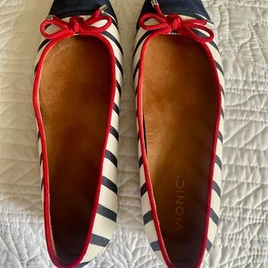 Vionic Red, white and navy size 9 Flats Nautical-Inspired Comfort like new